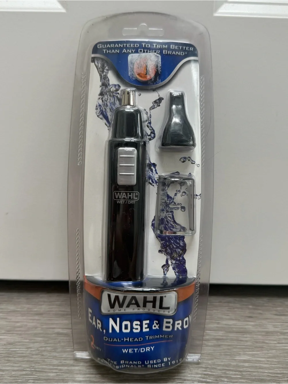 WAHL EAR NOSE AND BROW HAIR TRIMMER NEW BATTERY OPERATED